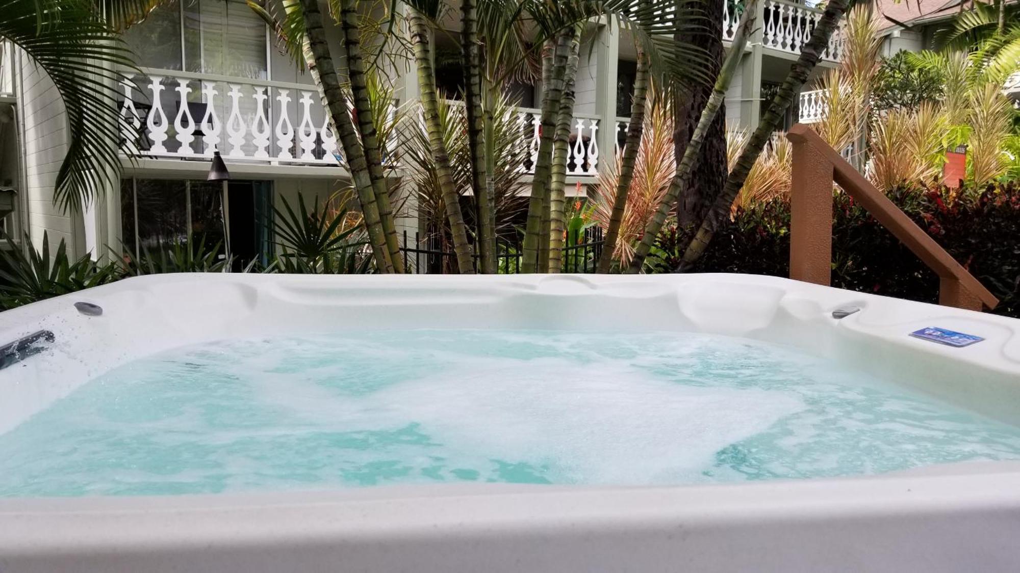 Downtown Hawaiian Paradise Condo With Hot Tub, Pool & Beach - Kona Islander Inn ไคลัวโคนา ภายนอก รูปภาพ