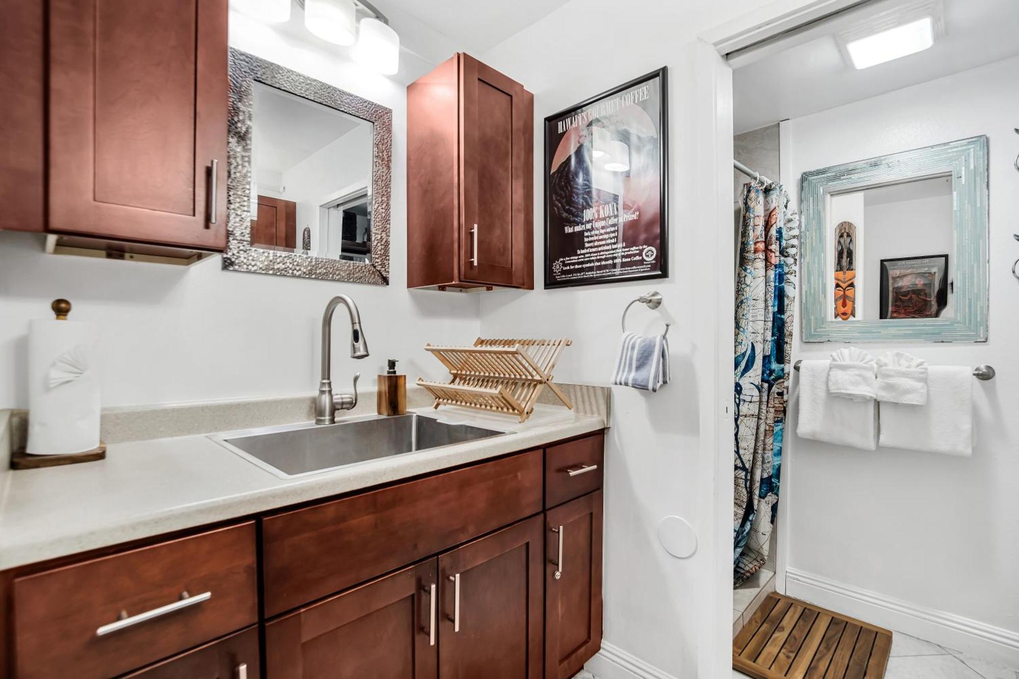 Downtown Hawaiian Paradise Condo With Hot Tub, Pool & Beach - Kona Islander Inn ไคลัวโคนา ภายนอก รูปภาพ